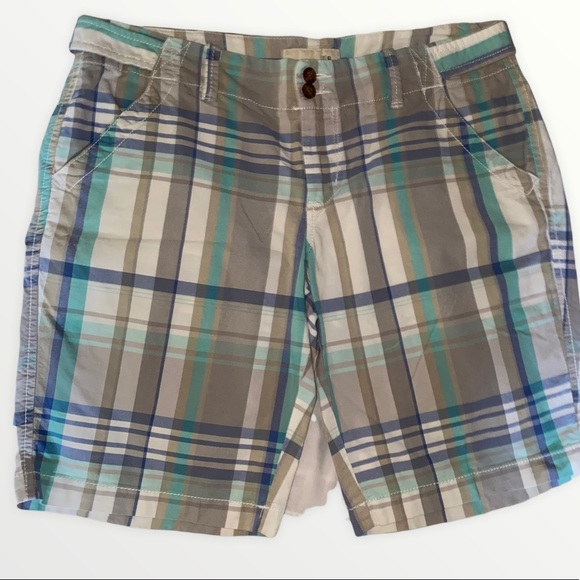 Old Navy Pants - Old Navy Plaid shorts women’s size 8